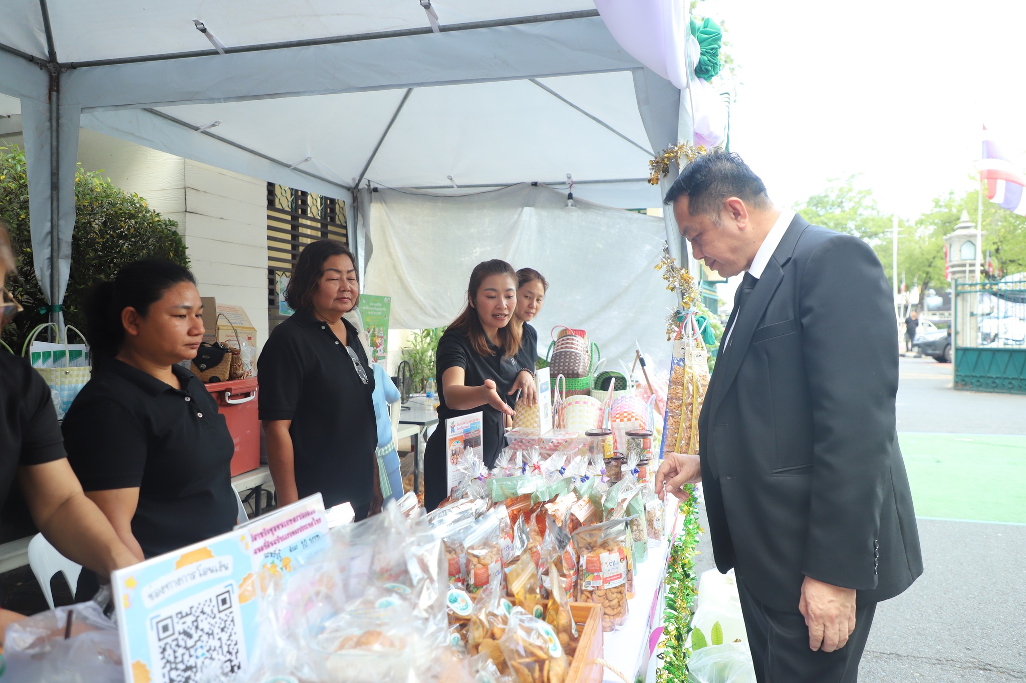 title - รมช.กษ. และคณะผู้บริหาร กษ. เยี่ยมงาน “ส่งความสุขปีใหม่ มอบให้เกษตรกรในเขตปฏิรูปที่ดิน” ของ ส.ป.ก.